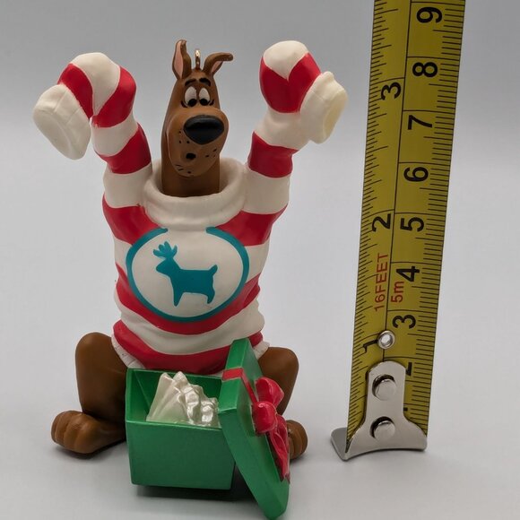 Hallmark Keepsake Scooby-Doo! An Oversize Surprise Ornament 2018 - Picture 9 of 9